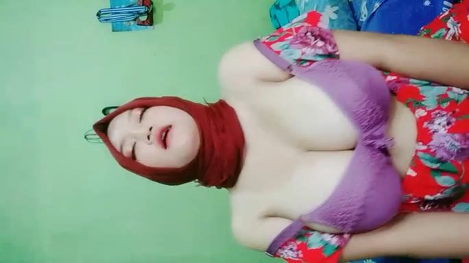 Hijab Merah Sange