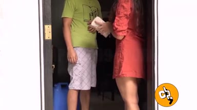 Tante Bayarin Kontol Brondong