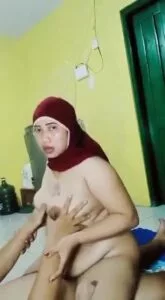 Umi Hijab Merah Wot Sampai Mentok