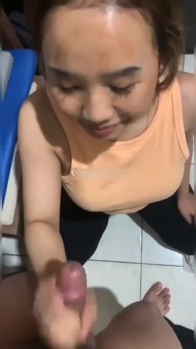 Sepongan Ayang Bikin Crot