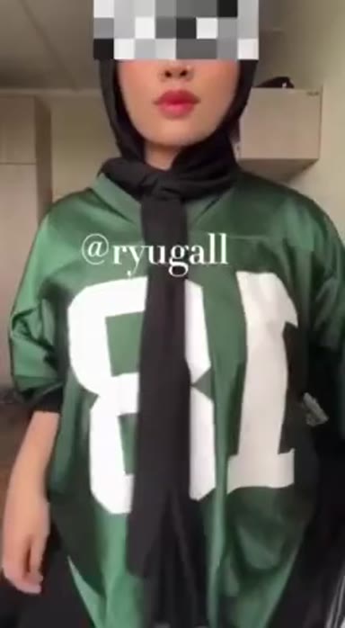 Cantik Montok Pamer Daleman