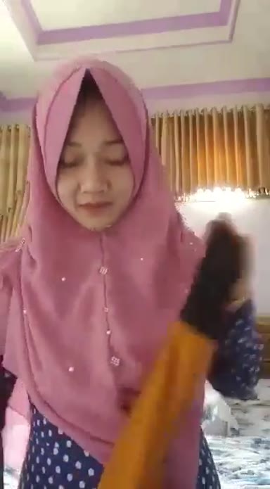 Bokep Indo Tante Hijab Cantik Buka Baju