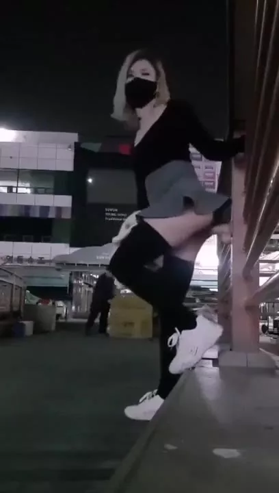 Bokep Indo Cuek Colmek Di Parkiran Dilihat Orang