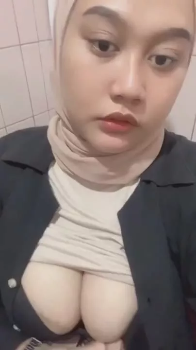 Bokep Indo Jilbab Di WC Kantor