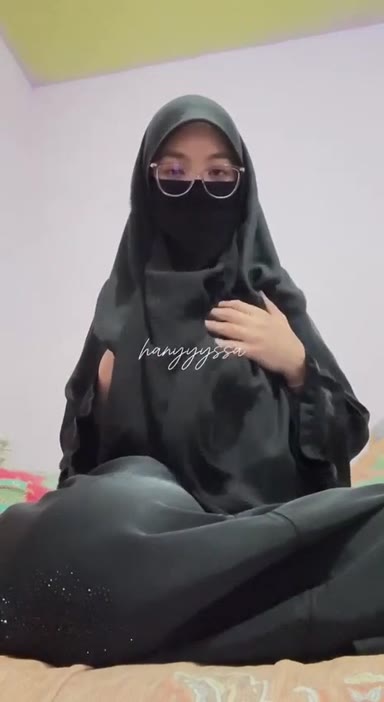 Bokep Jilbab Ukthi Bercadar Hitam